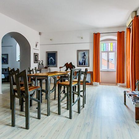 Lupino'S Gallery Apartment - Old Town Zara Esterno foto
