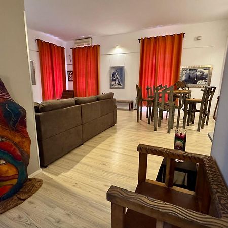 Lupino'S Gallery Apartment - Old Town Zara Esterno foto