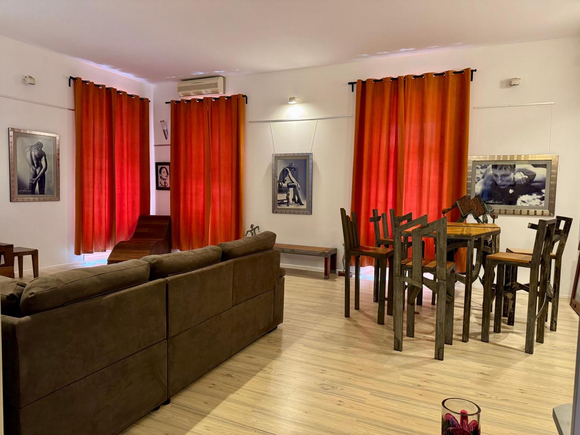 Lupino'S Gallery Apartment - Old Town Zara Esterno foto